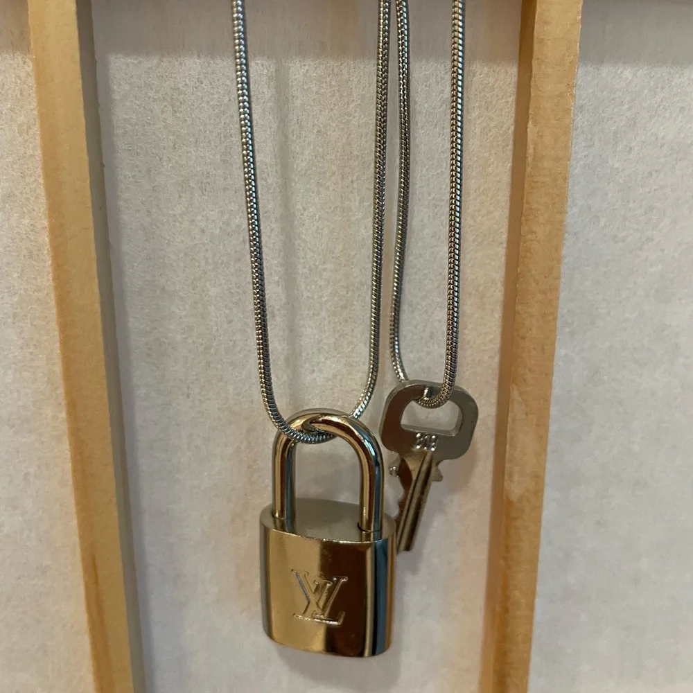 Louis Vuitton Silver Lock & Key - Picture 5 of 6
